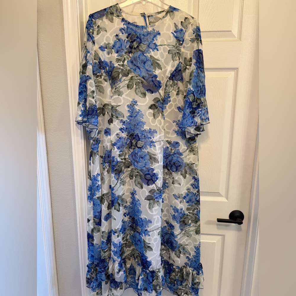 Blue Floral Sheer Maxi Dress. Fully lined. Tailored. Size 1X - Picture 2 of 8